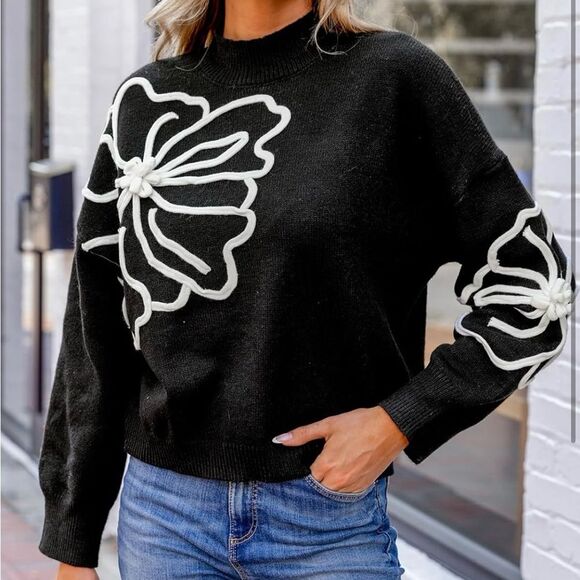 Chic Black Sweater with White Floral Design small - Picture 3 of 7
